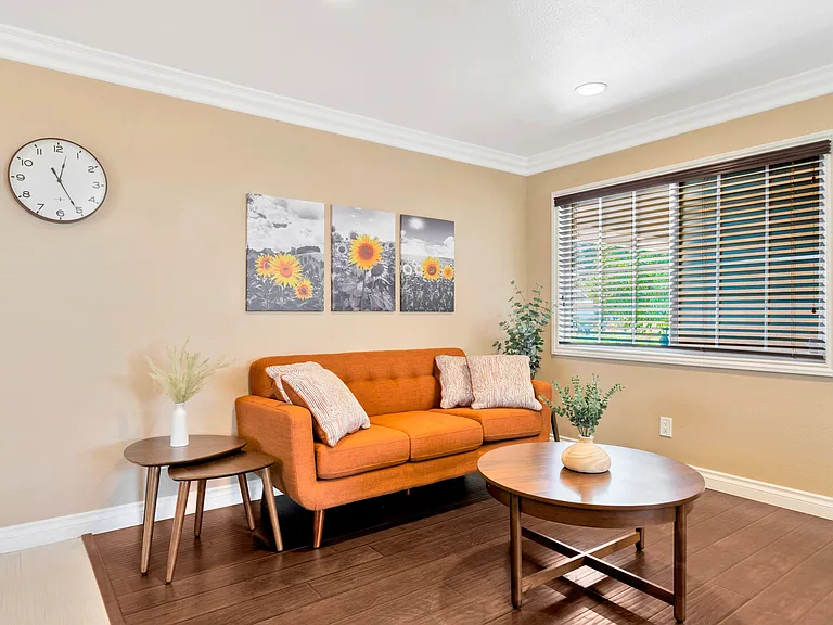 13341 Cromwell Dr — Photo 2