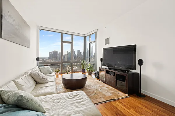 Rented by Compass | media 10