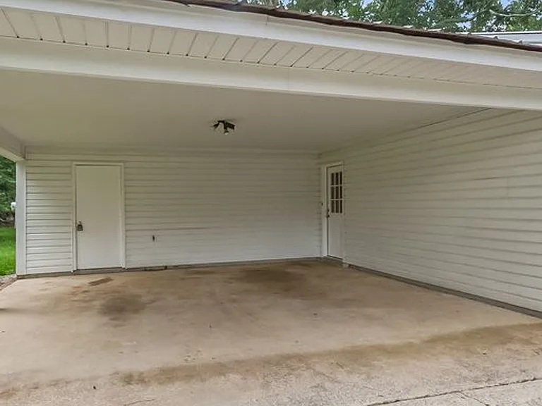 4215 Smith St — Photo 3
