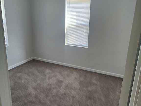5th image of 2844 Dearborn St