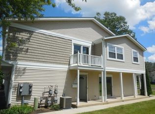 1315 Exeter Ct #96D, Wheeling, IL 60090