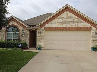 8348 Fall Crest Dr, Hurst, TX 76053