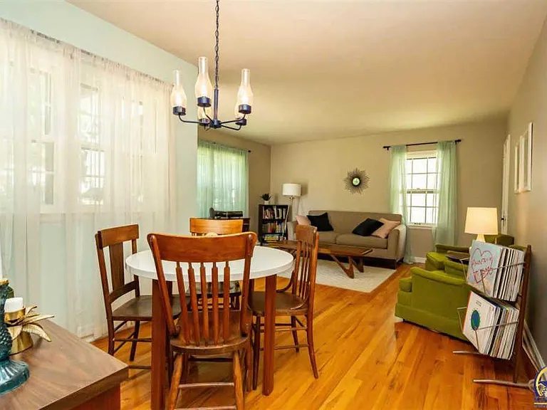2413 SW Harrison St — Photo 3