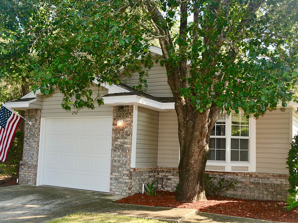 1st image of 252 Parkwood Cir