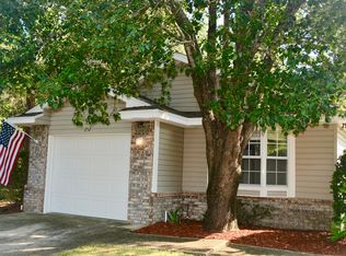 252 Parkwood Cir, Niceville, FL 32578
