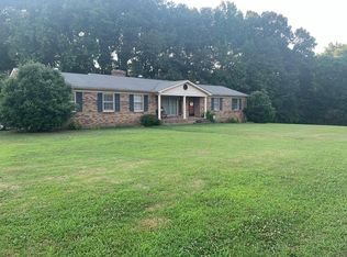 220 Oak St, Hollow Rock, TN 38342