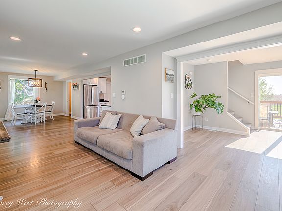 4th image of 26340 Esmond Rd