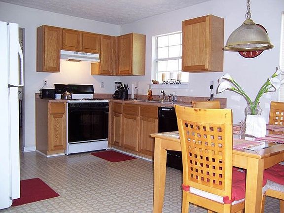 3rd image of 5804 Wellborn Creek Dr