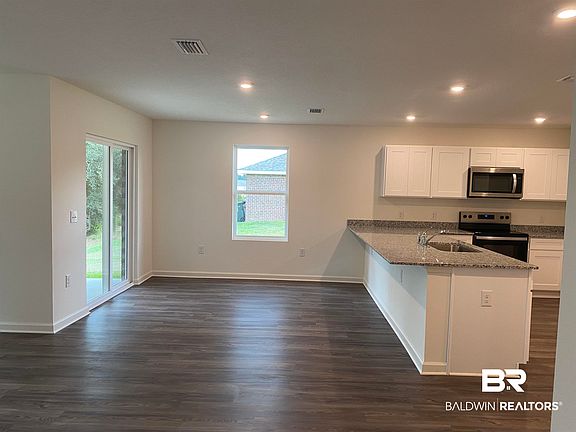 5th image of 21655 Sutherland Cir