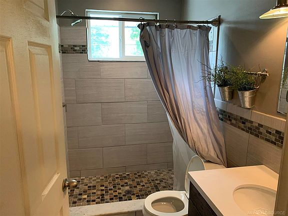 4th image of 36575 Woodingham Dr