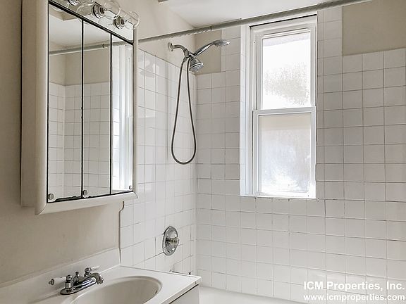 5th image of 3626 N Marshfield Ave #2