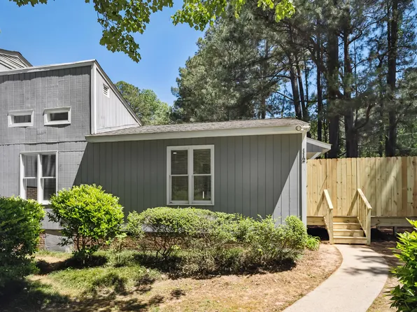 112 Carmichael Ct, Cary, NC 27511