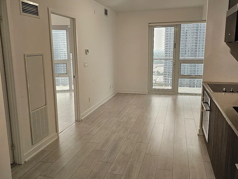 2033 Kennedy Rd #2006 — Photo 21