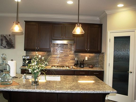 3rd image of 2900 Westport Cir