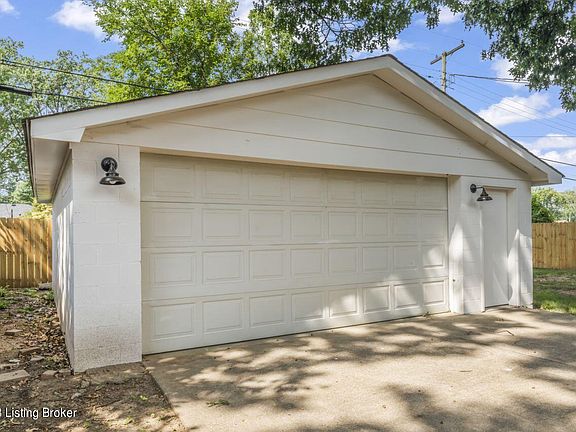 2nd image of 2818 Yorkshire Blvd
