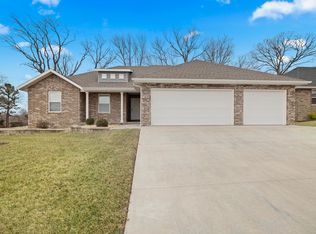 760 E Penzance Cir, Nixa, MO 65714