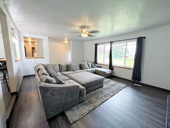 3rd image of 75134 W Oregon Ln