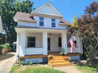 1290 Beach Ave, Lakewood, OH