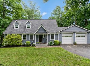 17 Bunn St, Califon, NJ 07830