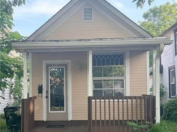 903 Osage St, Leavenworth, KS 66048