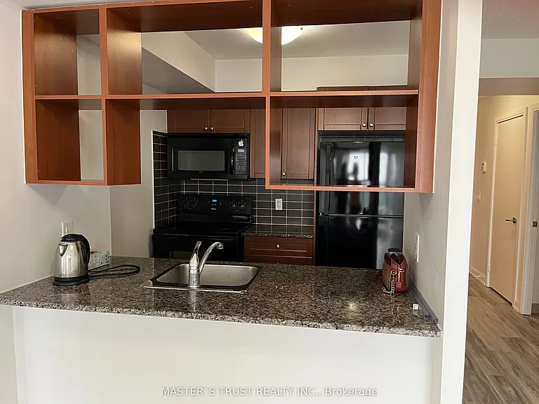 151 Village Green Sq #2606 — Photo 7