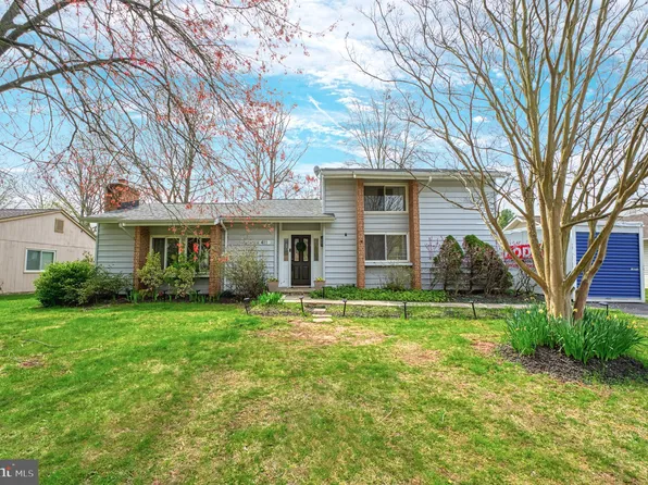 411 Sugarland Run Dr, Sterling, VA 20164