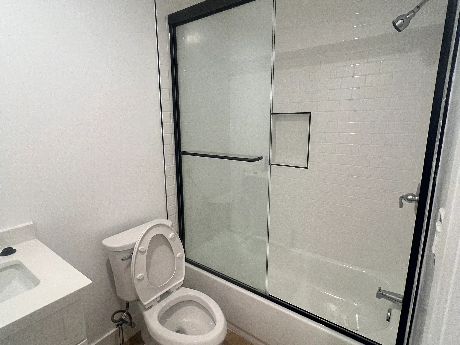 3 bed, 1200 sqft, $3,000 — Photo 3