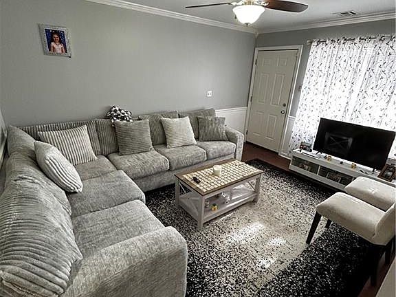 3rd image of 702 Westbrook Ct