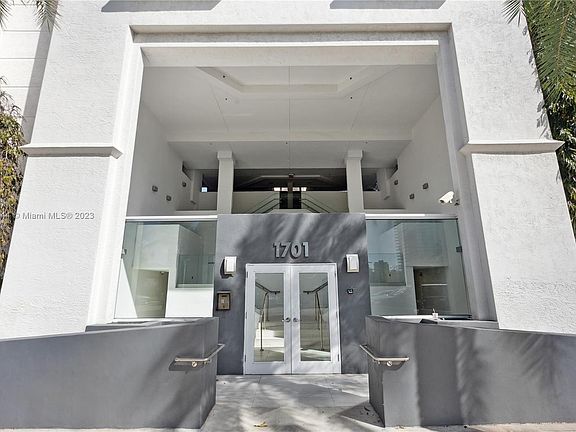 3rd image of 1701 Sunset Harbour Dr #L705