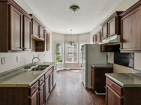 3rd image of 740 Prince Pl NW