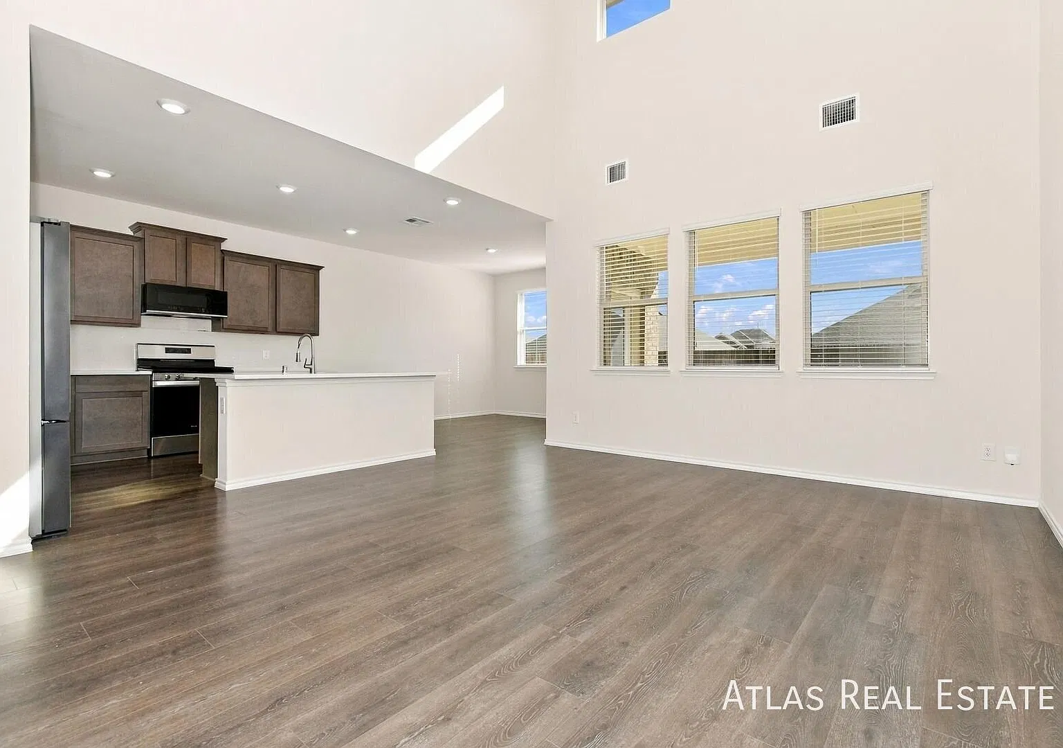 Spacious 4-Bedroom Home with Flexible Living Spaces in Princeton, TX — Photo 3
