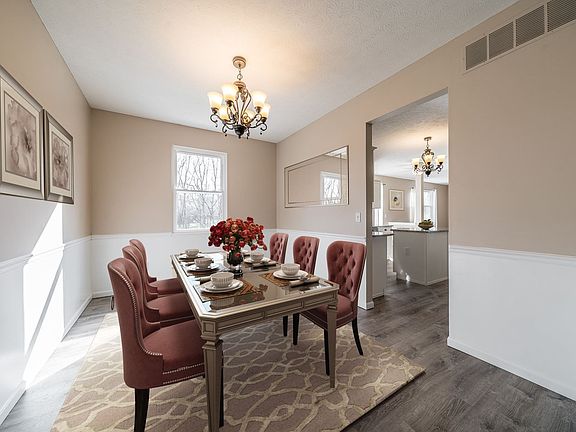3rd image of 1294 Lancashire Dr
