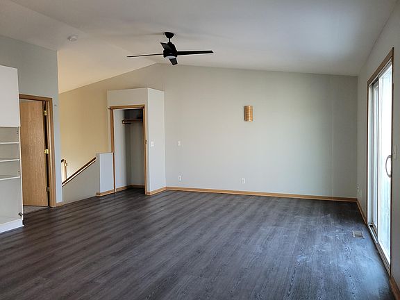 2nd image of 5044 32nd Ave