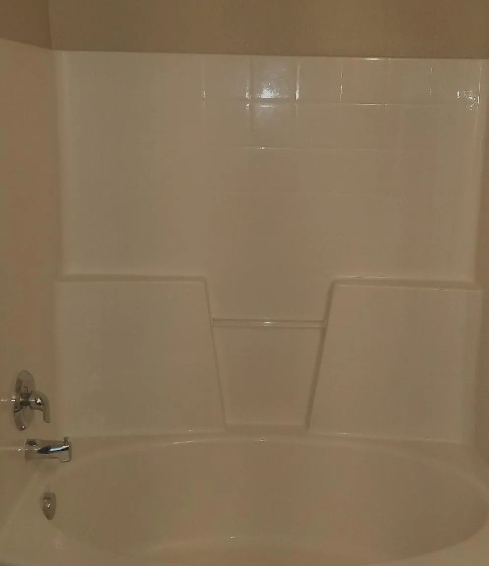 3 bed, 1400 sqft, $1,700 — Photo 4