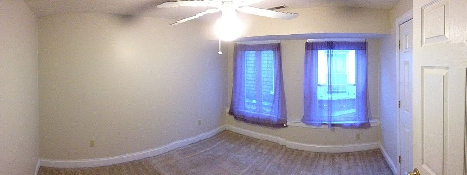 This is the room that is available for rent. It has four ele