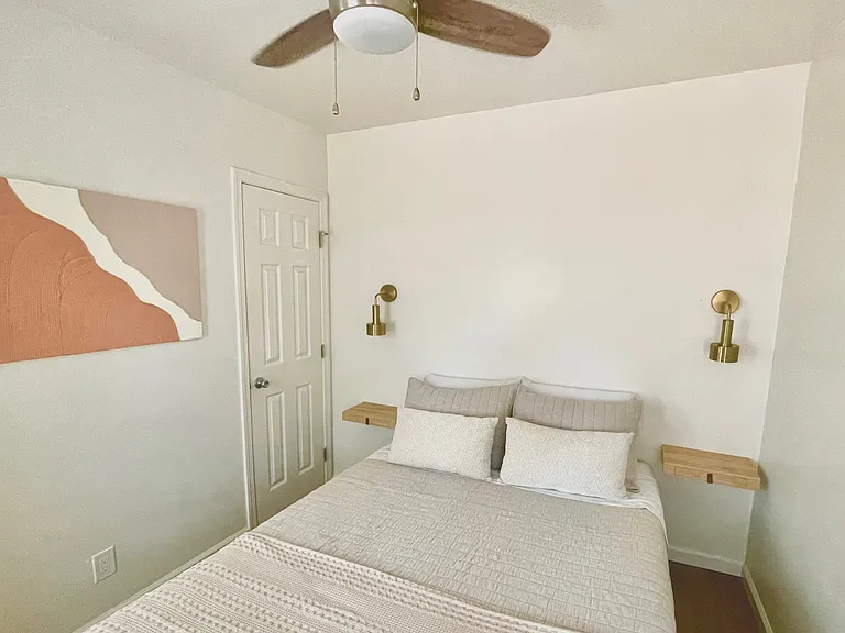 5066 Voltaire St #4 — Photo 37