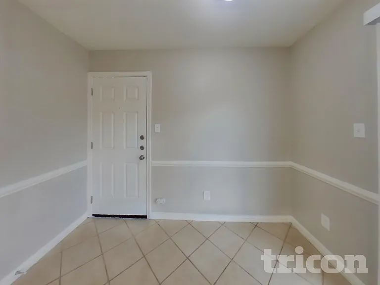 414 Hemlock Dr — Photo 6