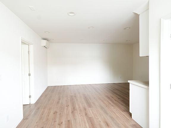2nd image of 2828 E 70th St #2826-B