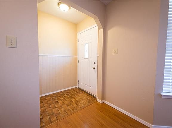 2nd image of 5407 School Hill Cir