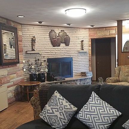 3rd image of 5348 W Hanna Ave
