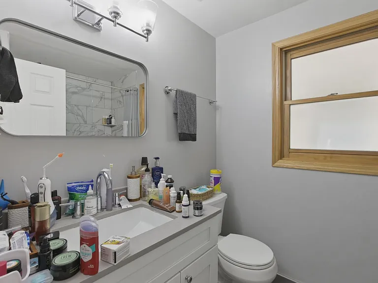 2032 W Huron St #2 — Photo 7