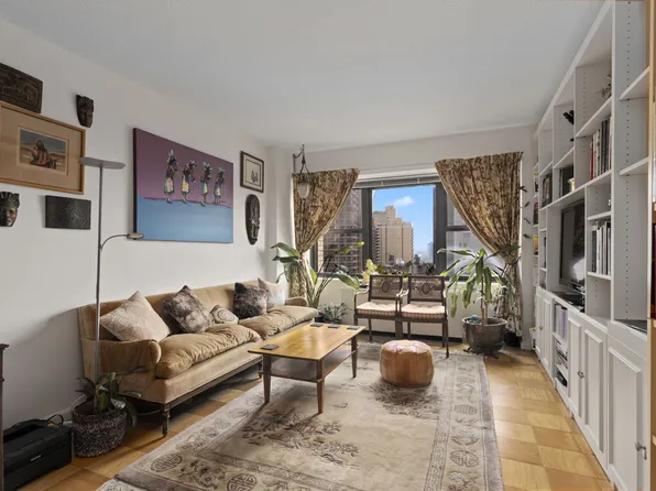 160 East 38th Street image 1 of 18