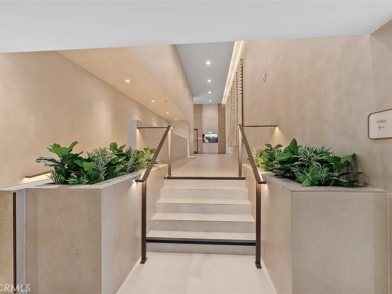 9 Macarthur Pl #N-1007 — Photo 38