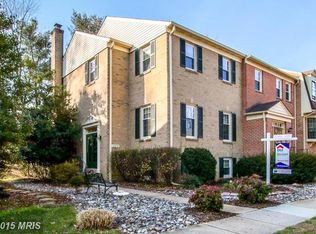 4935 Carriagepark Rd, Fairfax, VA 22032