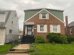 9109 S Paxton Ave, Chicago, IL 60617