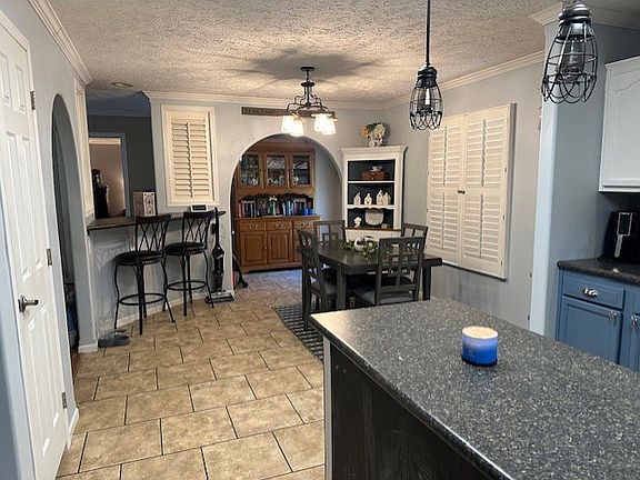 5th image of 408 Indian Creek Rd