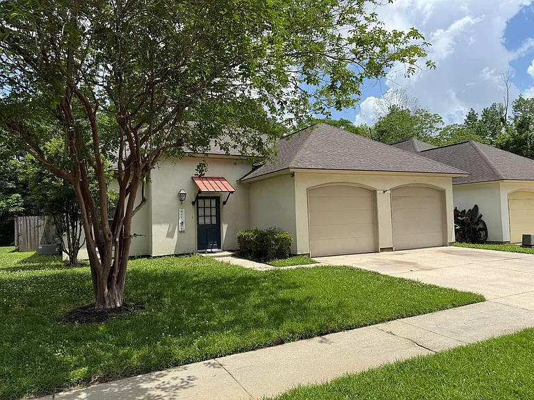9441 Boone Dr — Photo 1