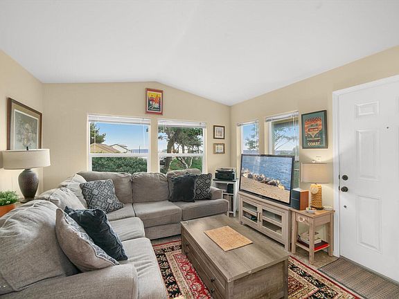4th image of 4875 N Highway 101 #15