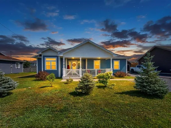 5 Bishop Street, Upper Island Cove, NL A0A4E0