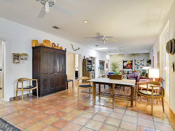 4th image of 316 Encino Ave